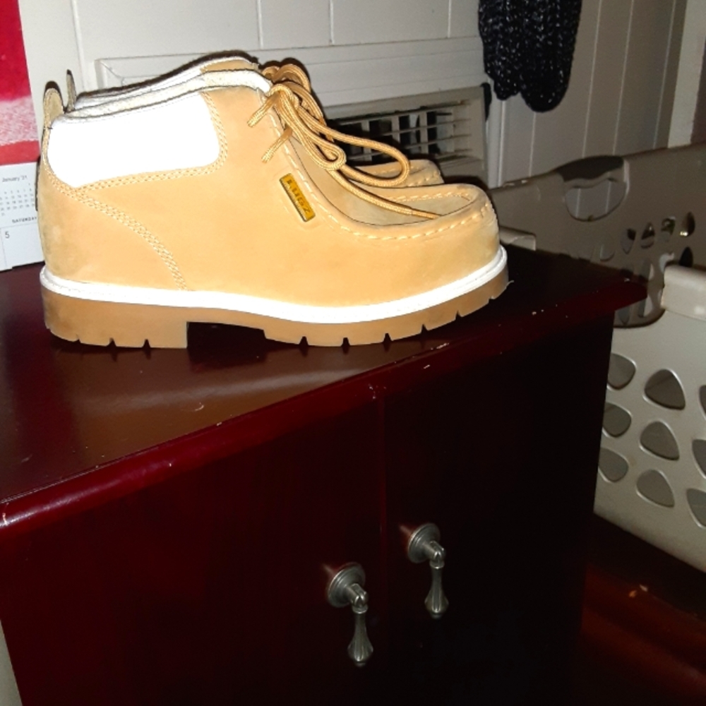 Lugz mid ankle boots